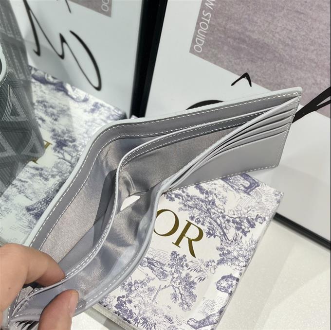 2025228Y 180P182140532